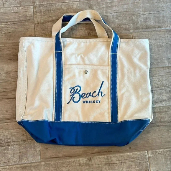 Beach bag tote with tons of dividers and pockets New in package - Picture 1 of 4